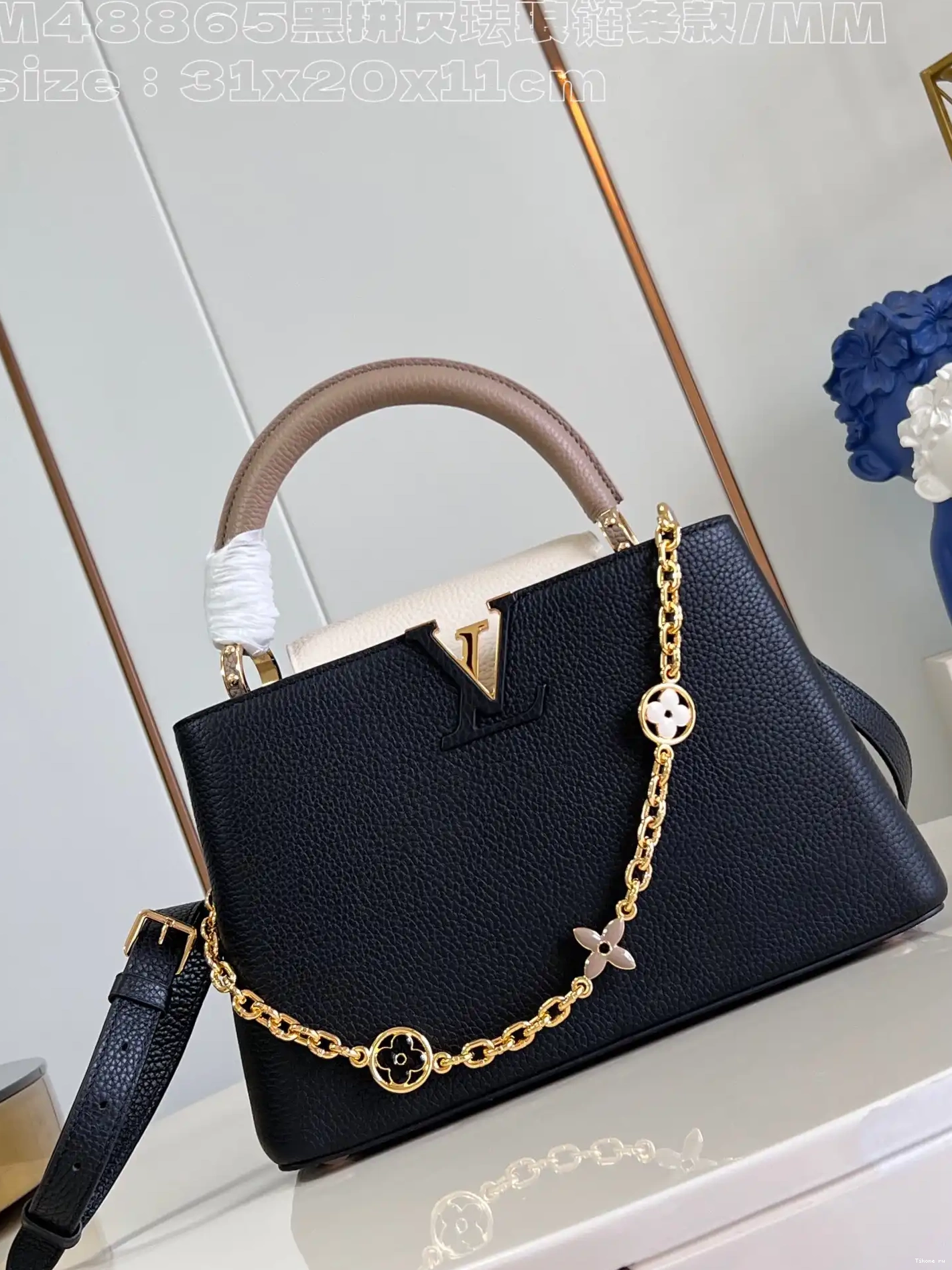 BB-31.5*20*11CM VUITTON LOUIS CAPUCINES 0604